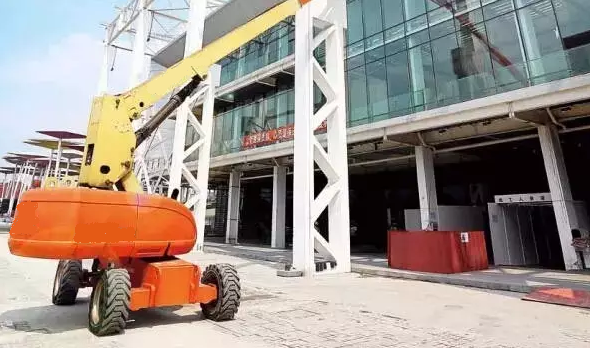 高空作業(yè)平臺(tái)