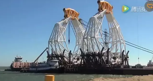 世界最大海上升降吊機(jī)